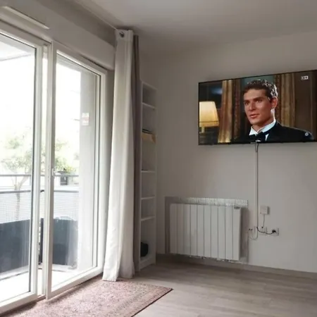 T2 Ideal Etudiant + Pro + Parking Protege Sous-sol Apartment *
